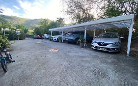 Villa Gaïa - Bungalow Ti-Spa et son jacuzzi privé dans un jardin tropical, séjour en amoureux ou en famille