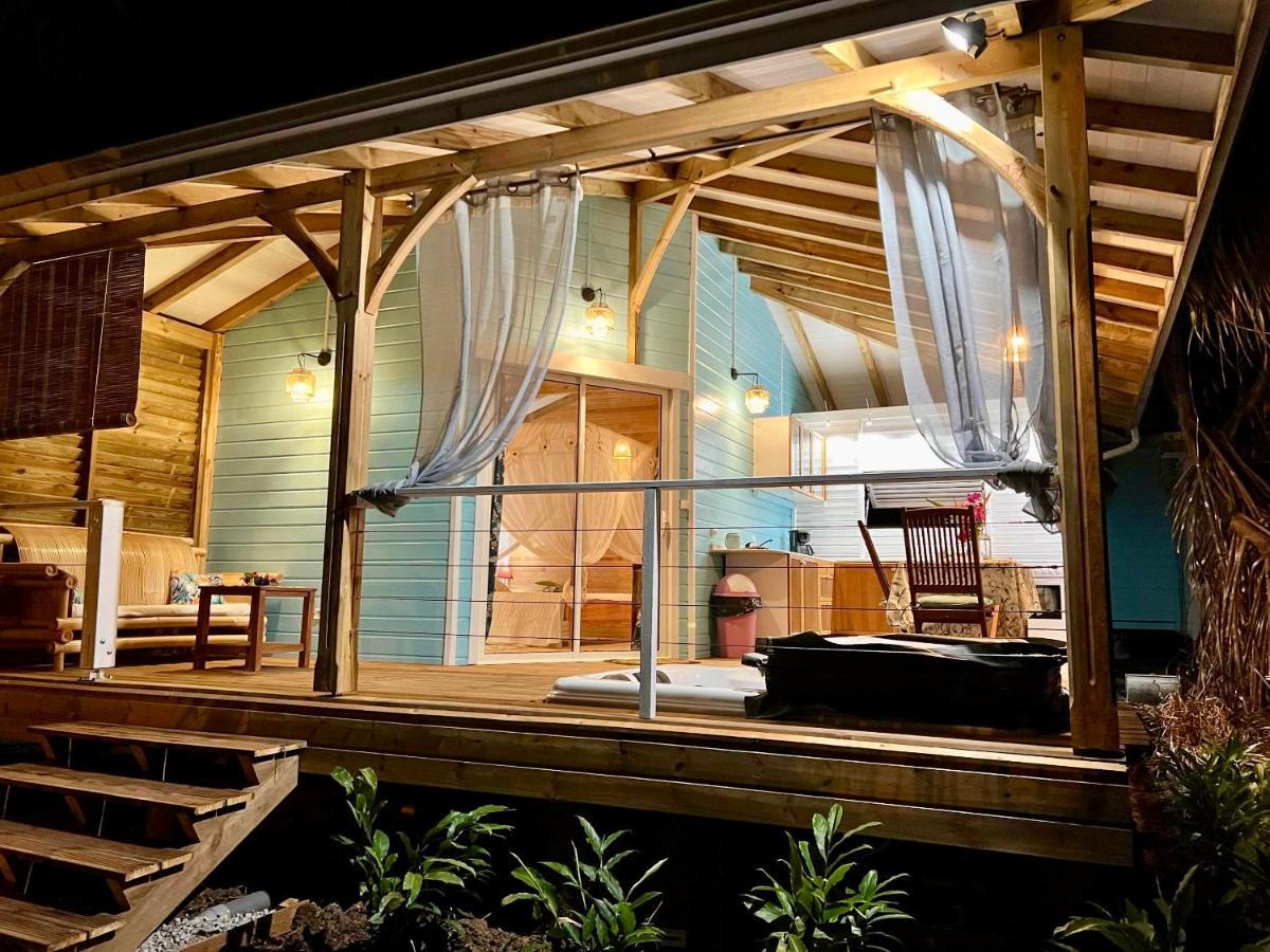 Villa Gaïa - Bungalow Ti-Spa et son jacuzzi privé dans un jardin tropical, séjour en amoureux ou en famille Le Diamant Extérieur photo
