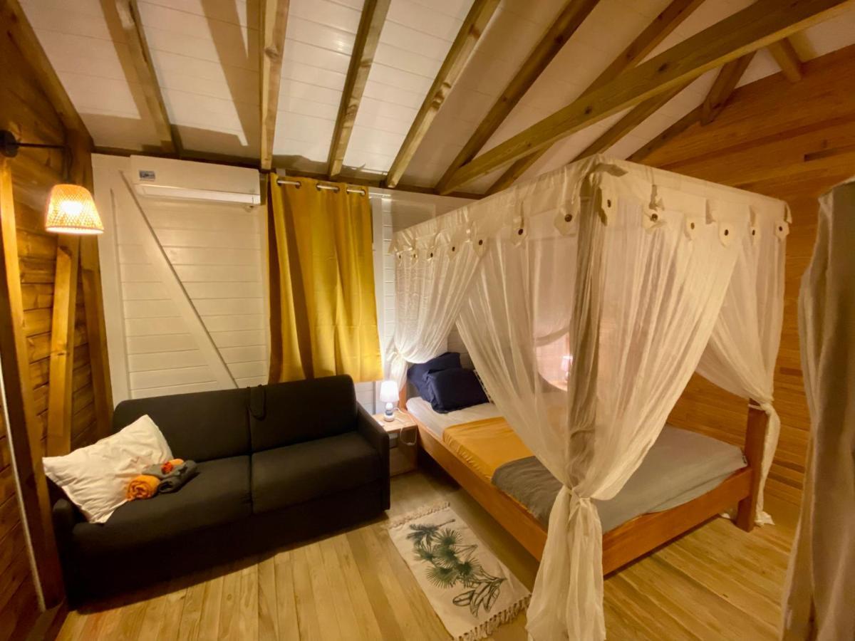 Villa Gaïa - Bungalow Ti-Spa et son jacuzzi privé dans un jardin tropical, séjour en amoureux ou en famille Le Diamant Extérieur photo