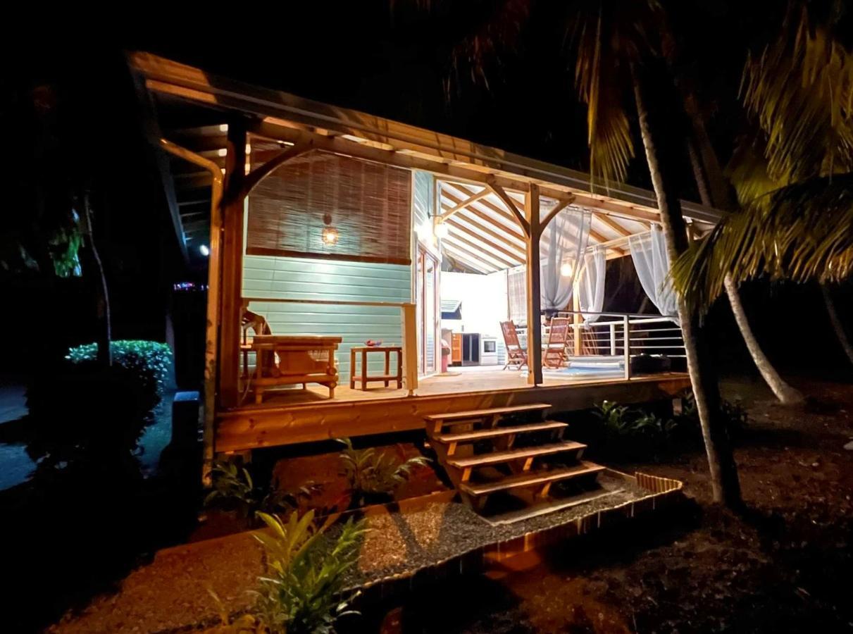 Villa Gaïa - Bungalow Ti-Spa et son jacuzzi privé dans un jardin tropical, séjour en amoureux ou en famille Le Diamant Extérieur photo