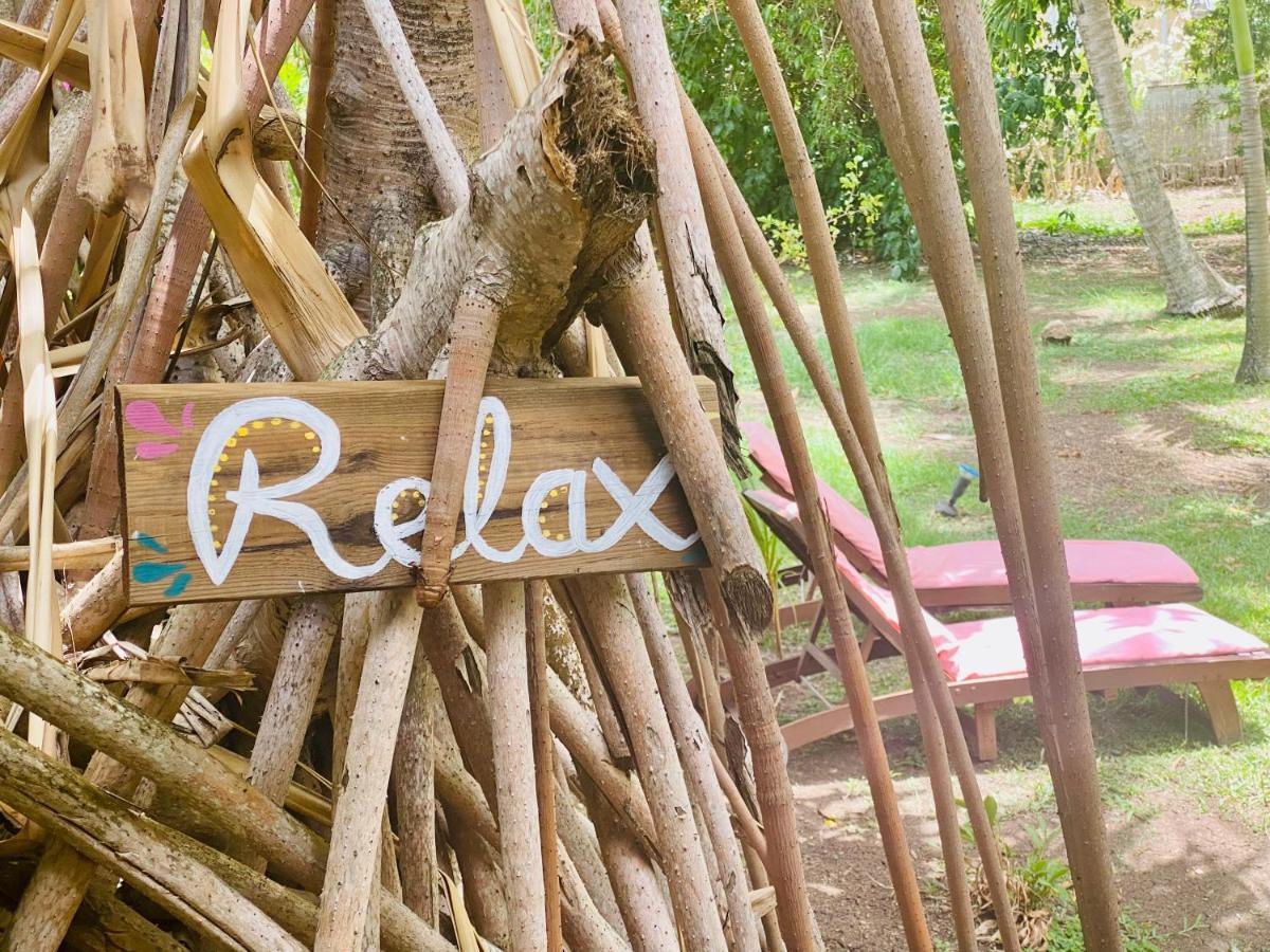 Villa Gaïa - Bungalow Ti-Spa et son jacuzzi privé dans un jardin tropical, séjour en amoureux ou en famille Le Diamant Extérieur photo